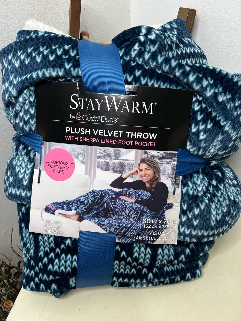 Brand New-Cuddl Duds Plush Velvet Throw with Sherpa Lined Foot Pocket